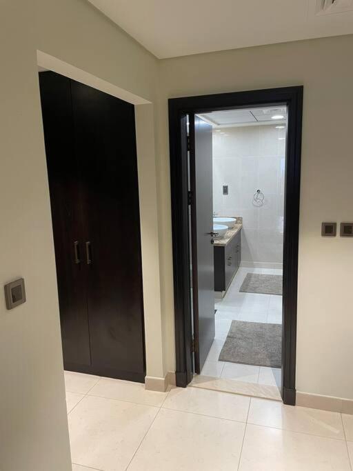 Balqis Residense Palm Jumeirah,pool, Beach, Floor, Full Sea View, Restaurants Apartment Dubai
