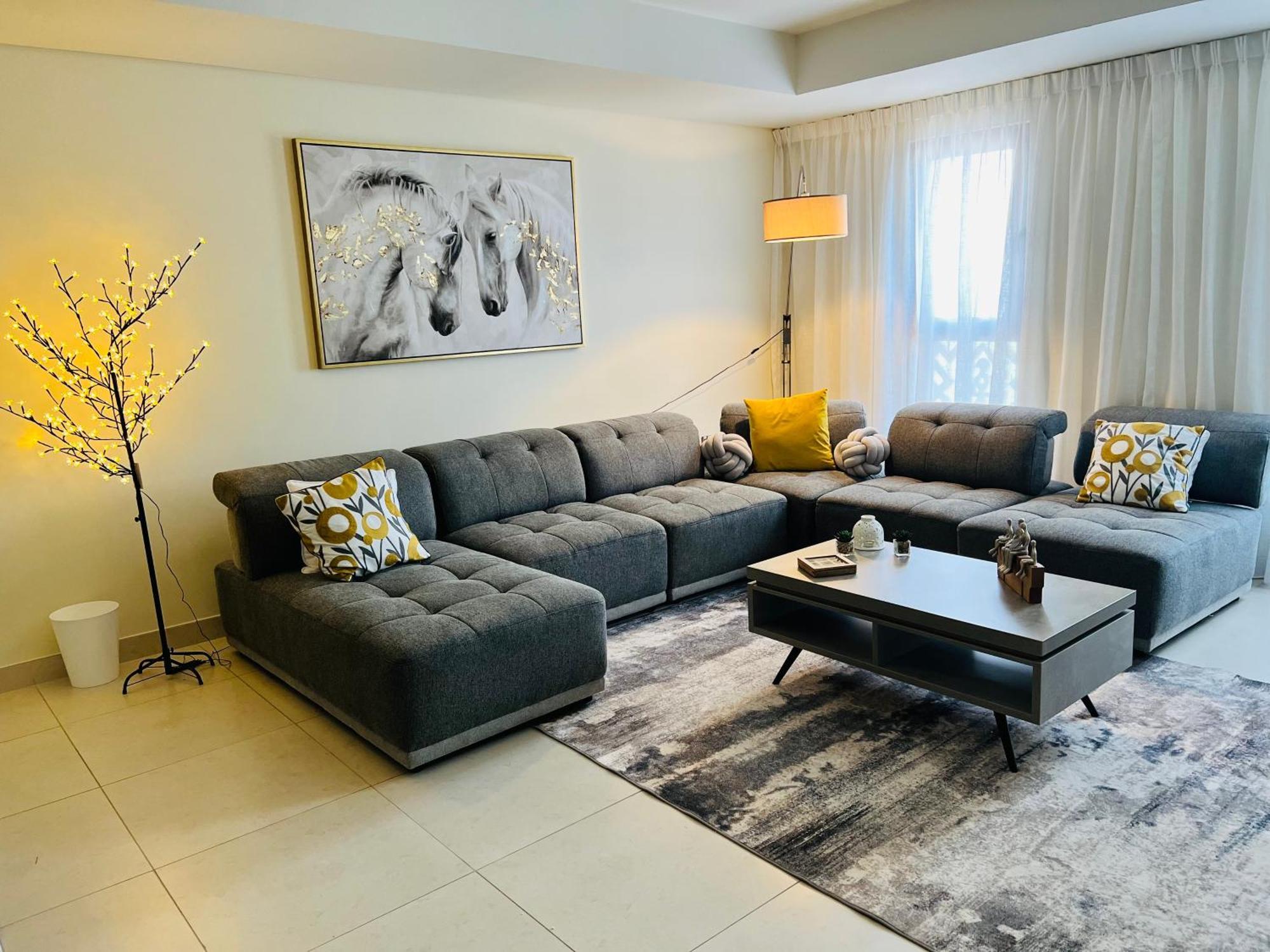 Balqis Residense Palm Jumeirah,pool, Beach, Floor, Full Sea View, Restaurants Apartment